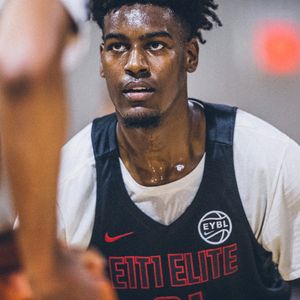 Image post by @nikeeyb on Instagram