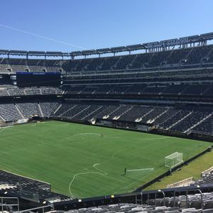 Image post by @metlifestadium on Instagram