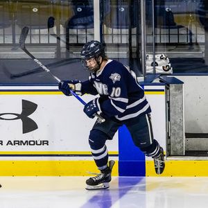 Image post by @unhmhockey on Instagram