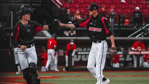 Image post by @louisvillebsb on Twitter