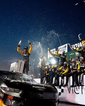 Image post by @iowaspeedway on Instagram