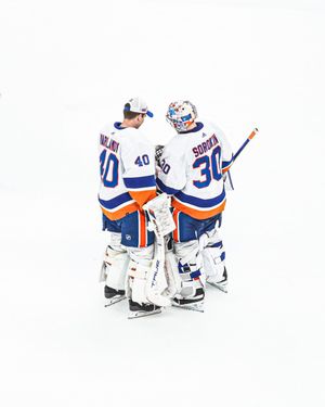Image post by @nyislanders on Twitter