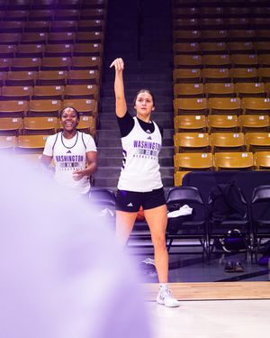 Image post by @uw_wbb on Instagram