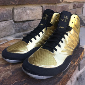 Image post by @alliseeisgold on Instagram
