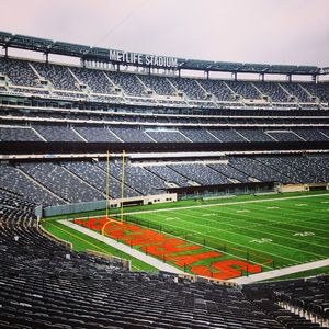 Image post by @metlifestadium on Instagram