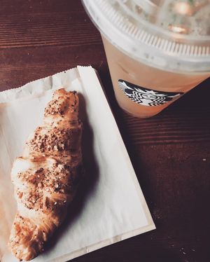 Image post by @starbucks on Instagram