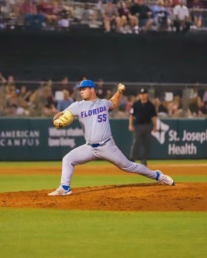 Image post by @GatorsBB on Twitter