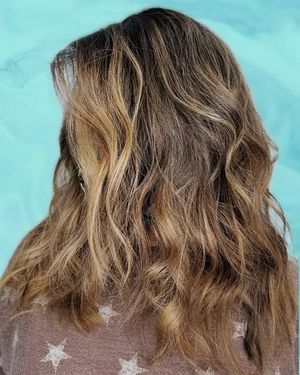 Image post by @AquaFireSalon on Facebook