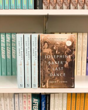 Image post by @gallerybooks on Instagram