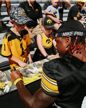 Image post by @theiowahawkeyes on Instagram