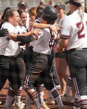 Image post by @siu_softball on Instagram