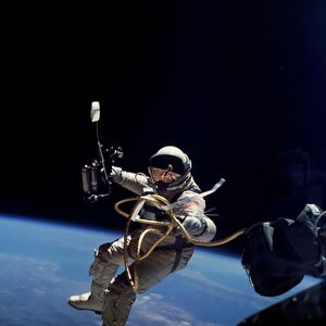 Image post by @nasaartemis on Instagram