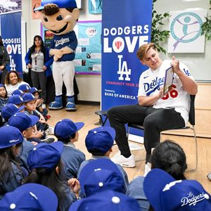 Image post by @losdodgers on Instagram