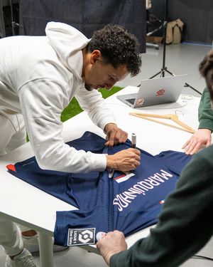 Image post by @psg on Instagram
