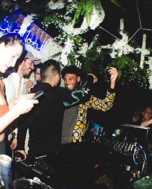 Image post by @5ess1ons on Instagram