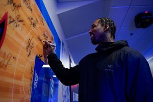 Image post by @DePaulHoops on Twitter