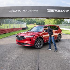 Image post by @heliocastroneves on Instagram