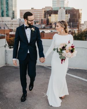 Image post by @theknot on Instagram