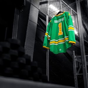 Image post by @uohockey on Instagram
