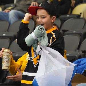 Image post by @penguins on Twitter