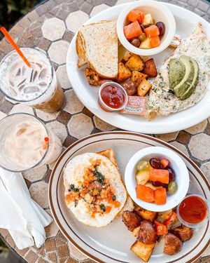 Image post by @janessalourdeseats on Instagram