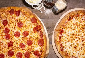 Image post by @parryspizza on Instagram