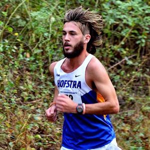 Image post by @hofstratrackxc on Instagram