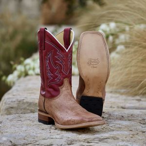 Image post by @justinboots_ on Instagram
