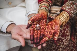 Image post by @thismodernlovephoto on Instagram