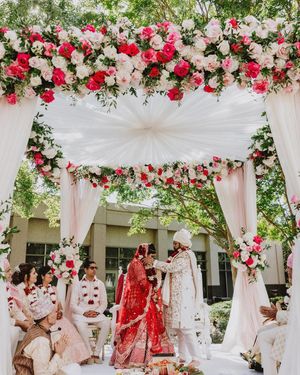 Image post by @thismodernlovephoto on Instagram