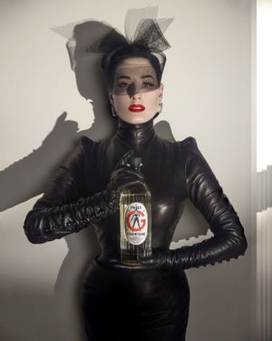 Image post by @DitaVonTeese on Twitter