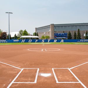 Image post by @hofstrasoftball on Instagram