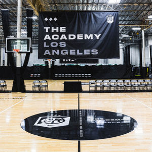 Image post by @nikeeyb on Instagram