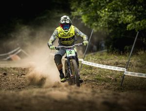Image post by @foxmtb on Instagram