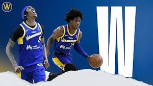 Video post by @santacruzbasketball on YouTube