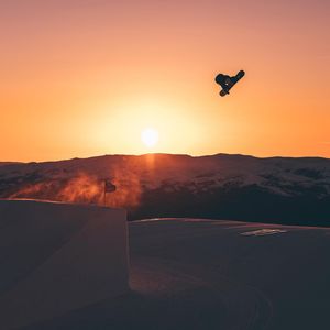 Image post by @zakhale on Instagram