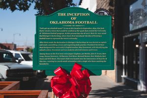 Image post by @ou_football on Instagram