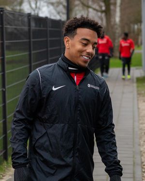 Image post by @azalkmaar on Instagram