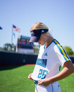 Image post by @UNCWsoftball on Twitter
