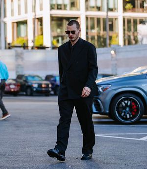 Image post by @stylenhl on Instagram