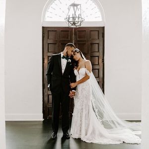 Image post by @theknot on Instagram