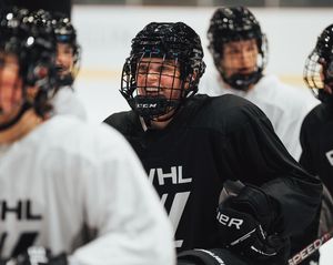 Image post by @yalewhockey on Instagram