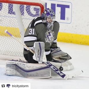 Image post by @du_hockey on Instagram