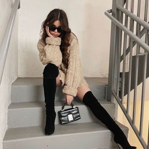 Image post by @priverevaux on Instagram