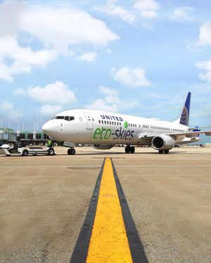 Image post by @united on Instagram
