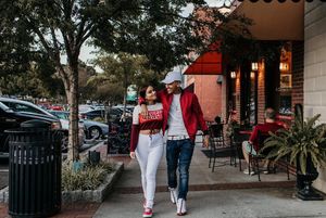 Image post by @thismodernlovephoto on Instagram