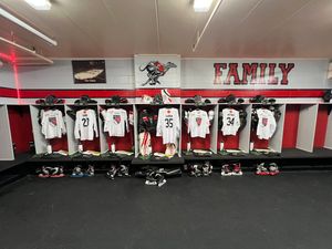 Image post by @duluthhockey on Twitter