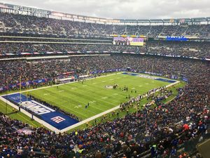 Image post by @metlifestadium on Instagram