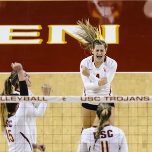 Image post by @uscwomensvolley on Instagram