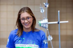 Image post by @illinoiscollege1829 on Facebook